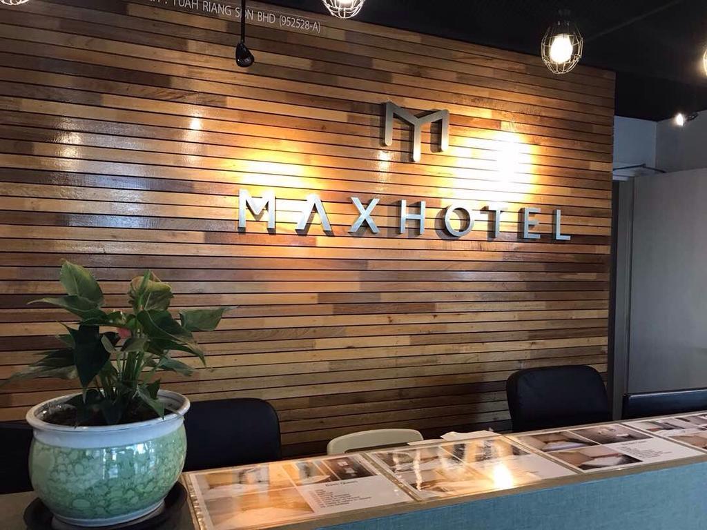 Max Hotel Subang Jaya Exterior foto