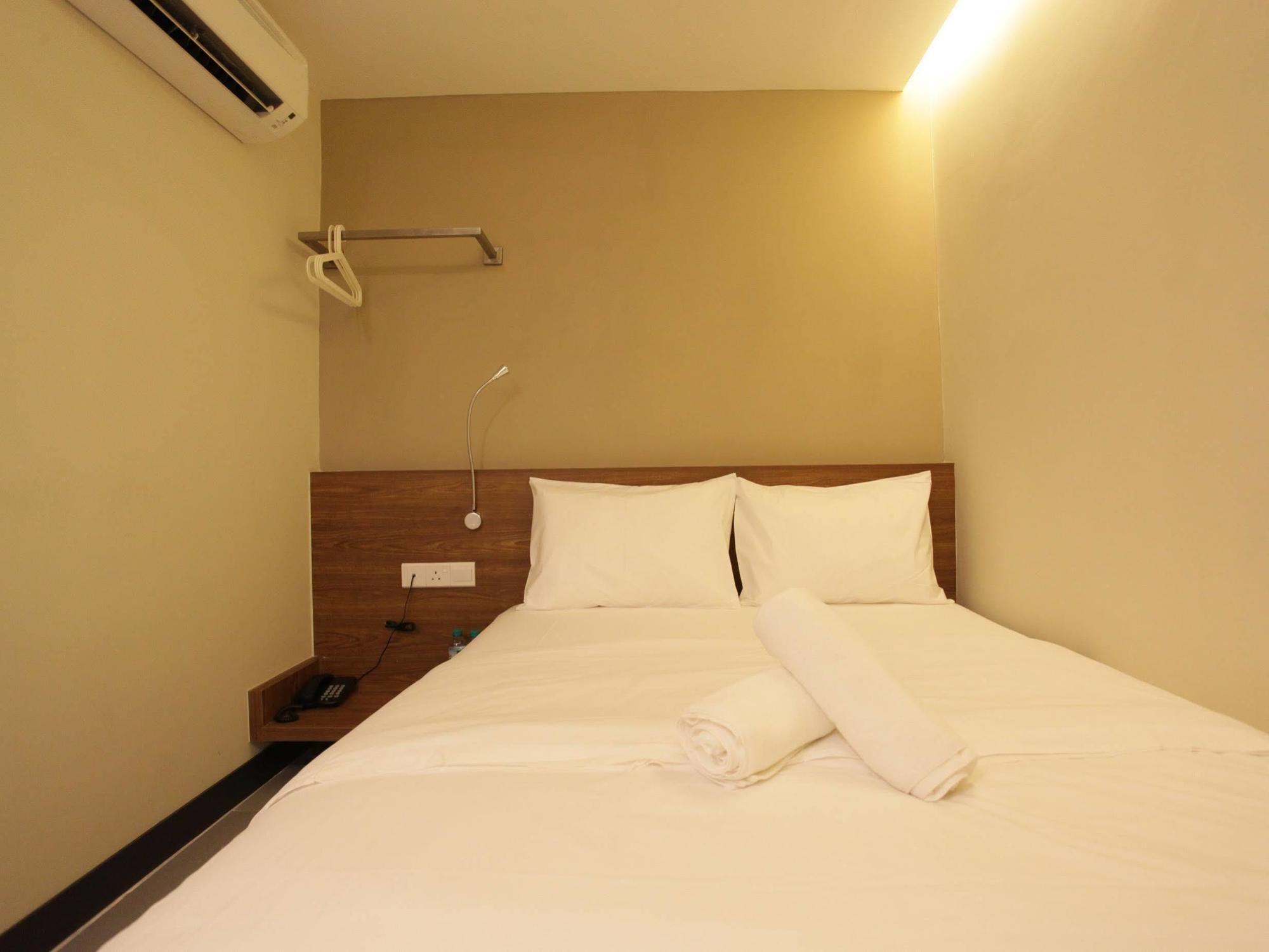 Max Hotel Subang Jaya Exterior foto